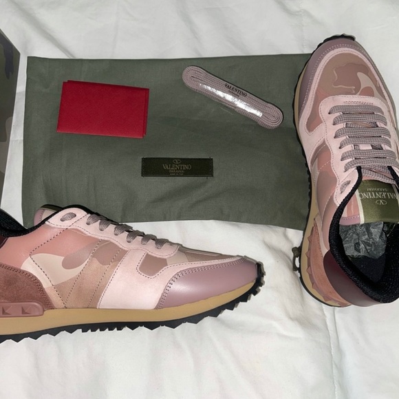 Valentino Garavani - Picture 3 of 5